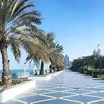 Corniche Street - Stunning Room
