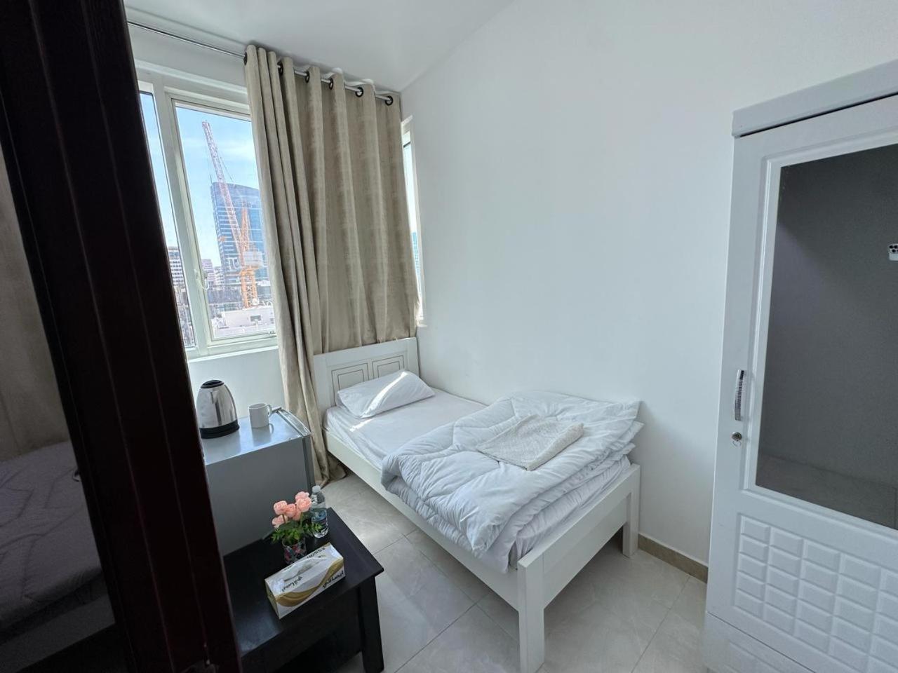 Corniche Street - Stunning Room